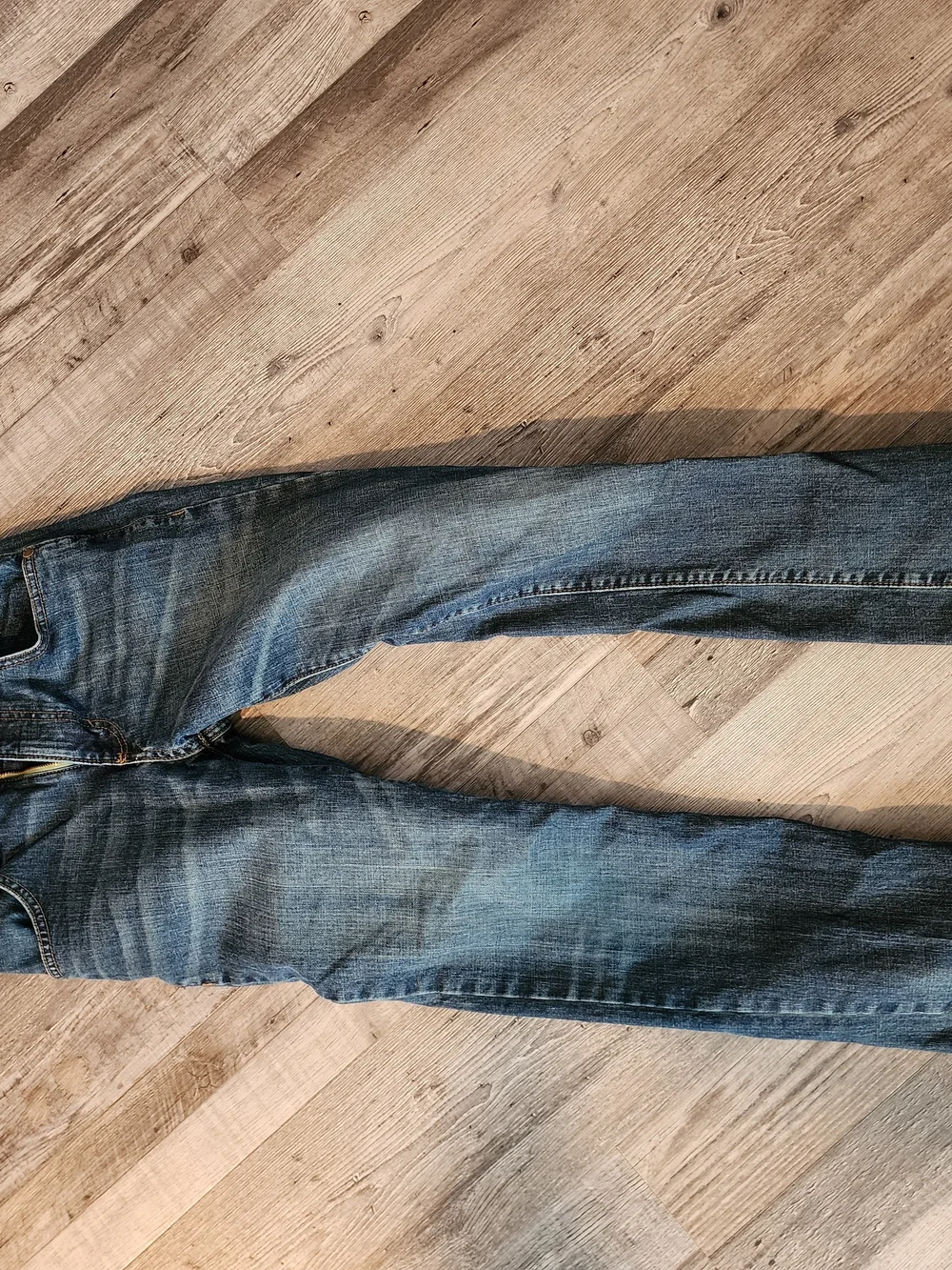 Wrangler slim straight